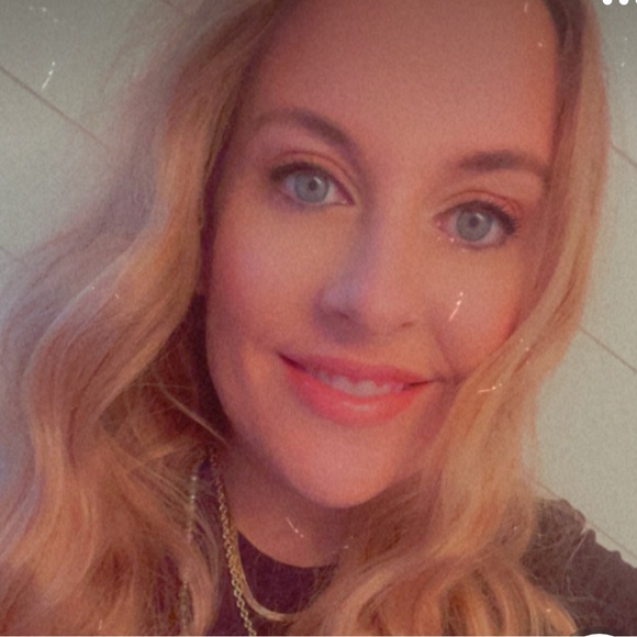 Meet your Posher, Katie - Picture 1 of 1